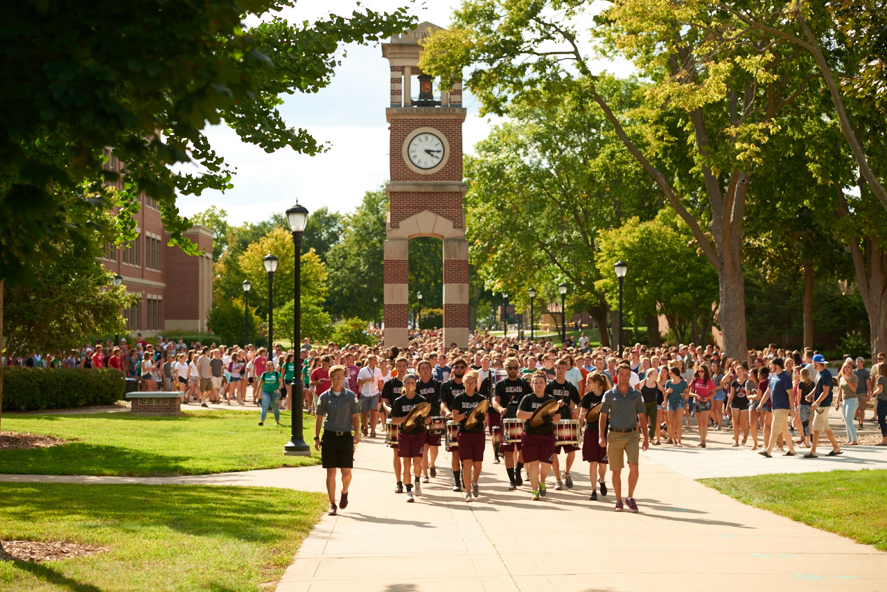 The UWL Screaming Eagle Marching Band lead the freshman class to Mitchell Hall.