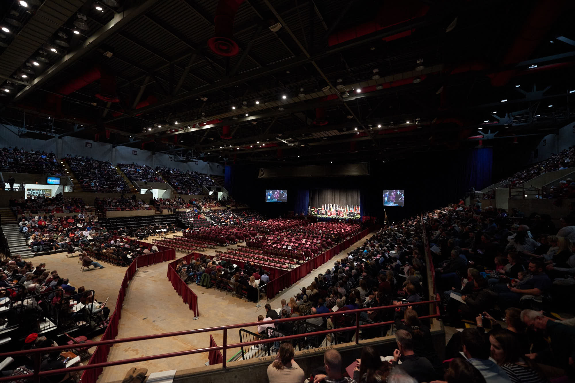 2016_uwl_winter_commencement_graduation_la_crosse_center_121