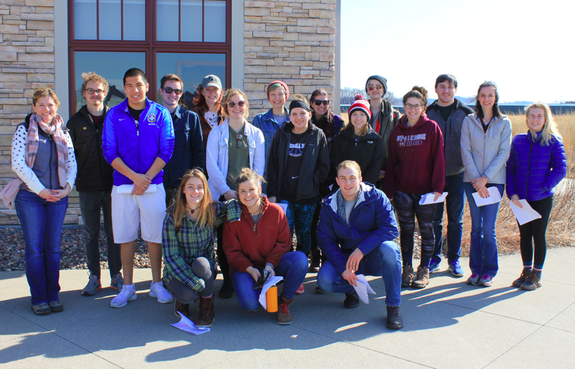 Image of students mentioned outside of the Upper Mississippi River National Wildlife and Fish Refuge.