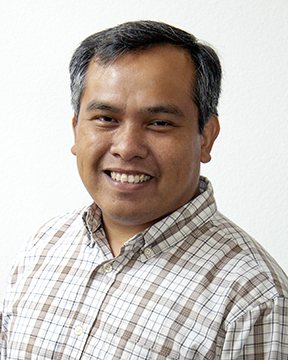 Headshot image of Sherwin Toribio.