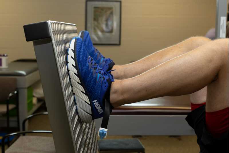 The study involved 26 TKR patients performing squats and leg presses at an outpatient sports medicine clinic.