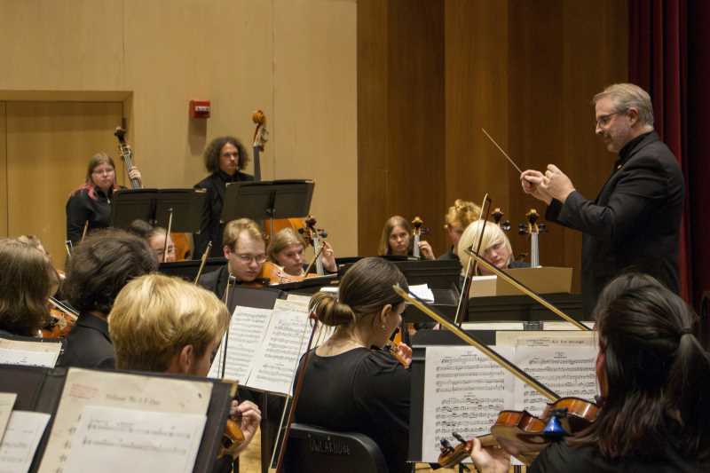 Martin Gaines directs the UWL Symphony Orchestra