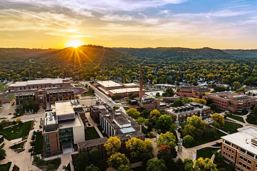 128 acres. 360 degrees of incredible. La Crosse is recognized as one of the best college towns in America with plenty to see beyond the campus limits. The campus is surrounded by rivers and bluffs for hiking, biking, kayaking and more. Take a short walk to historic downtown. 