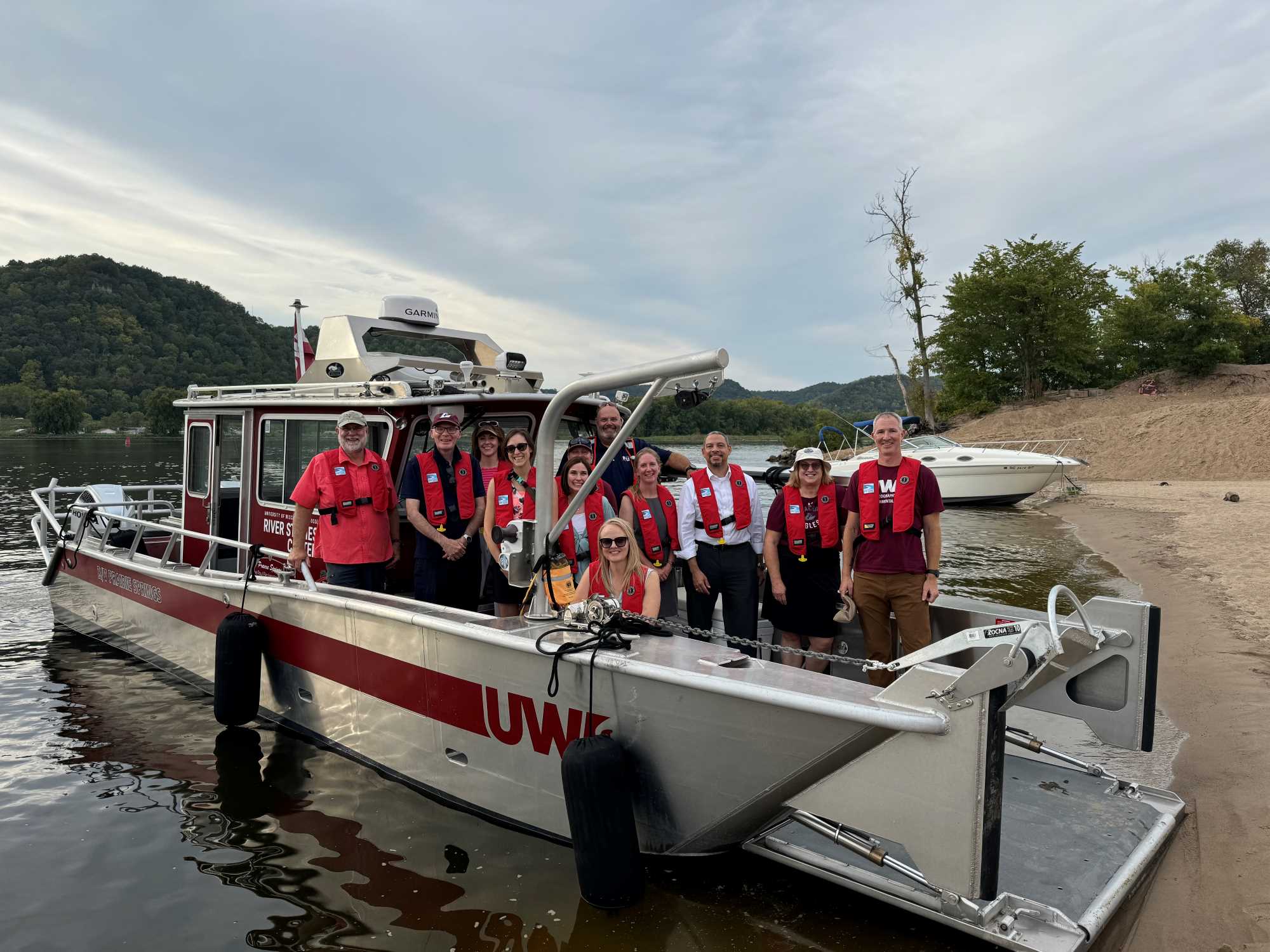 Professor Eric Strauss and Associate Director Colin Belby, gave Chancellor Beeby a Mississippi River cruise aboard the R/V Prairie Springs.