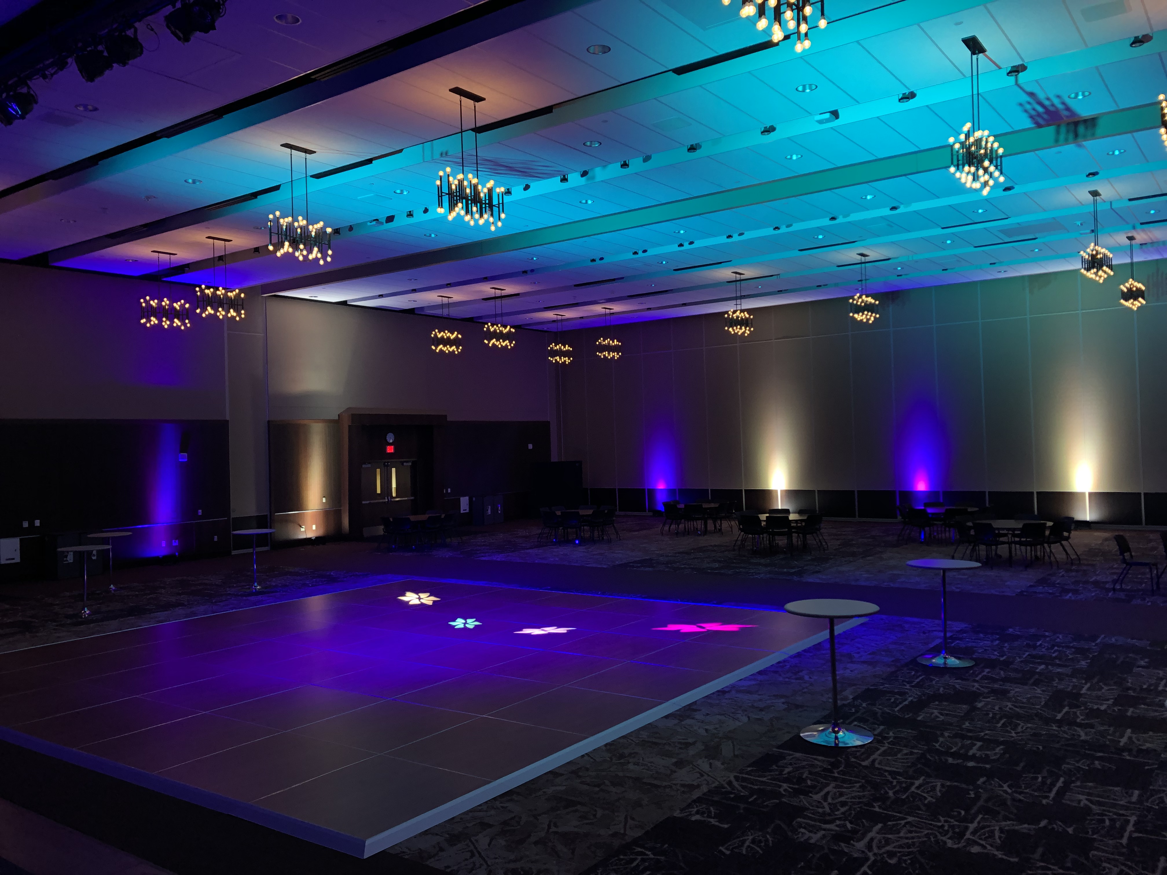 Bluffs ballroom with uplighting effects